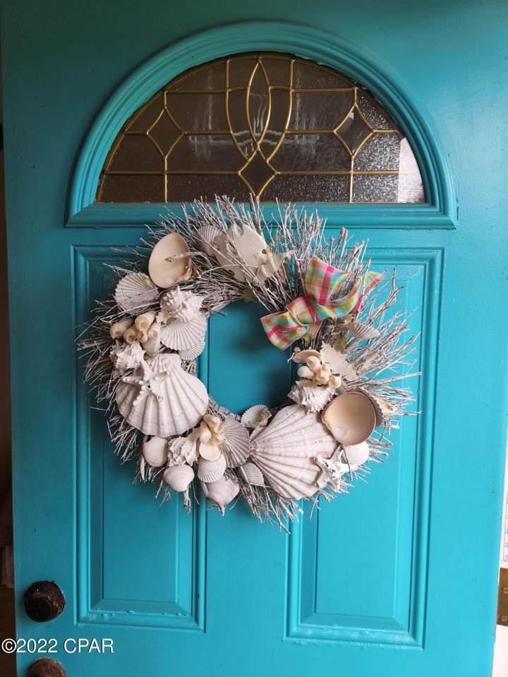 604 Dolphin Street - Photo 1