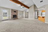 230 Collinfurst Square - Photo 2