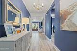 242 Wells Street - Photo 6