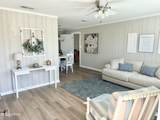 1542 Oak Avenue - Photo 2