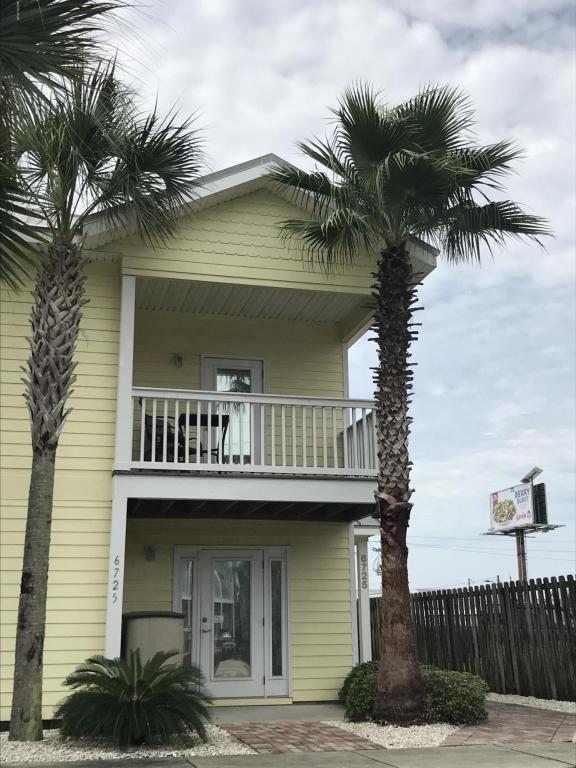 6725 Beach Drive - Photo 1