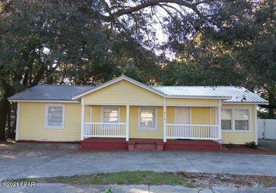 819 Oak Avenue - Photo 1