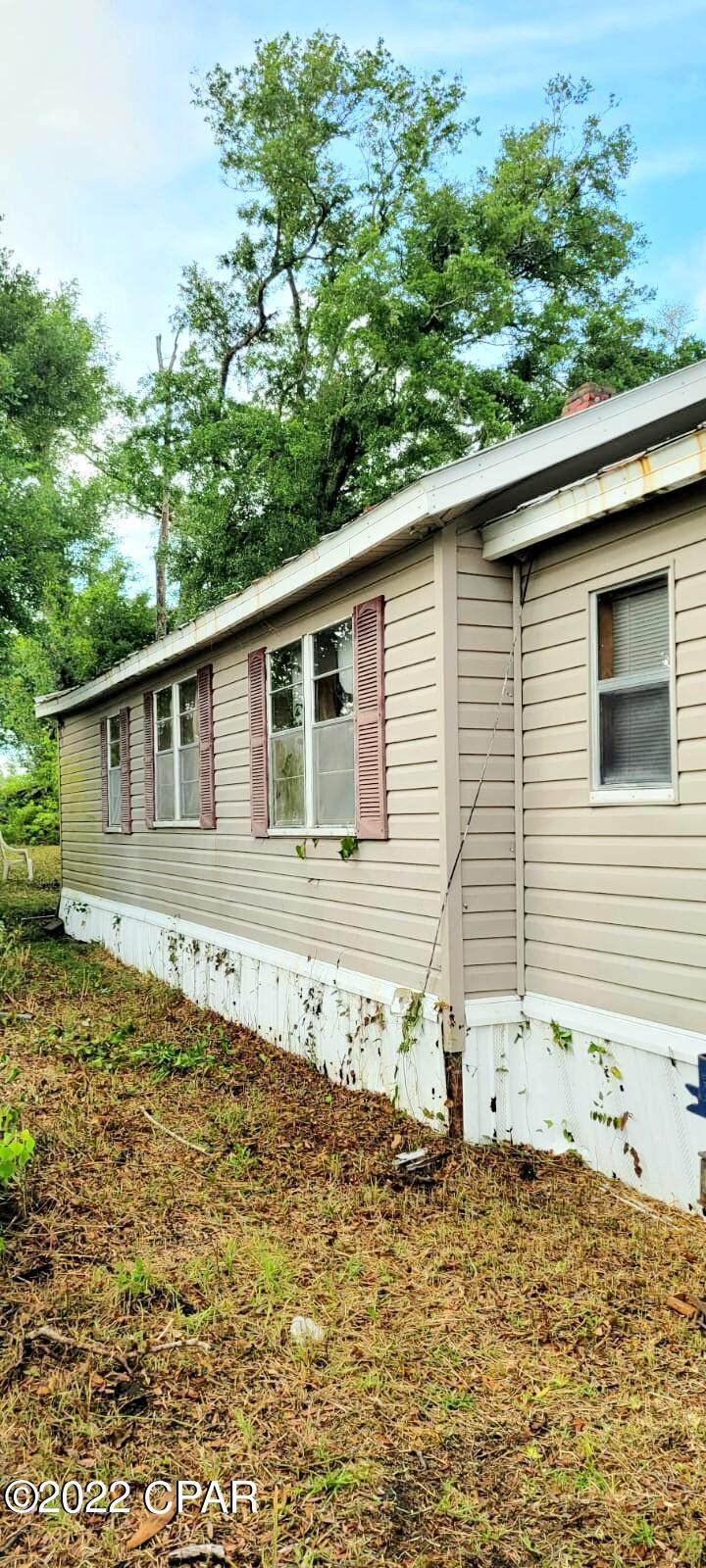 813 10th Street - Photo 1