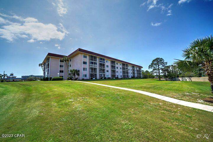 112 Fairway Boulevard - Photo 1