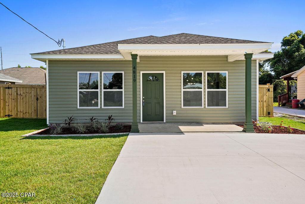 4819 Alameda Street - Photo 1