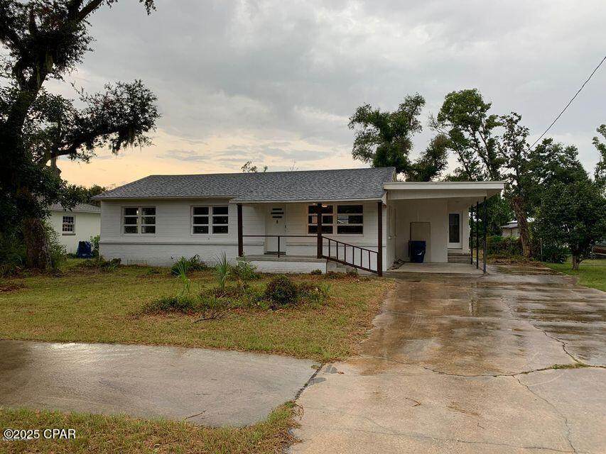 343 Palo Alto Avenue - Photo 1