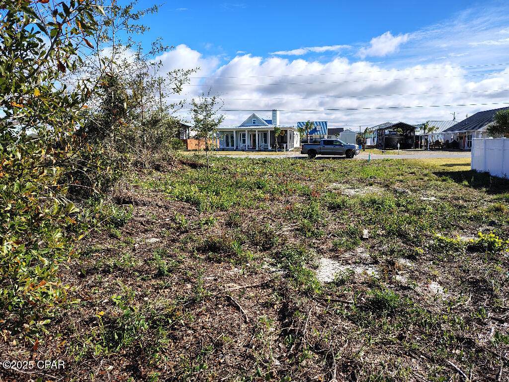 407 California Avenue - Photo 1