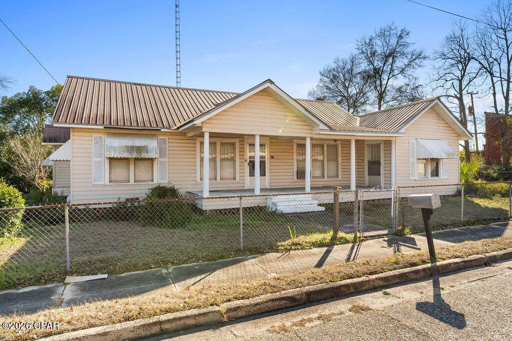 987 7th Avenue - Photo 1