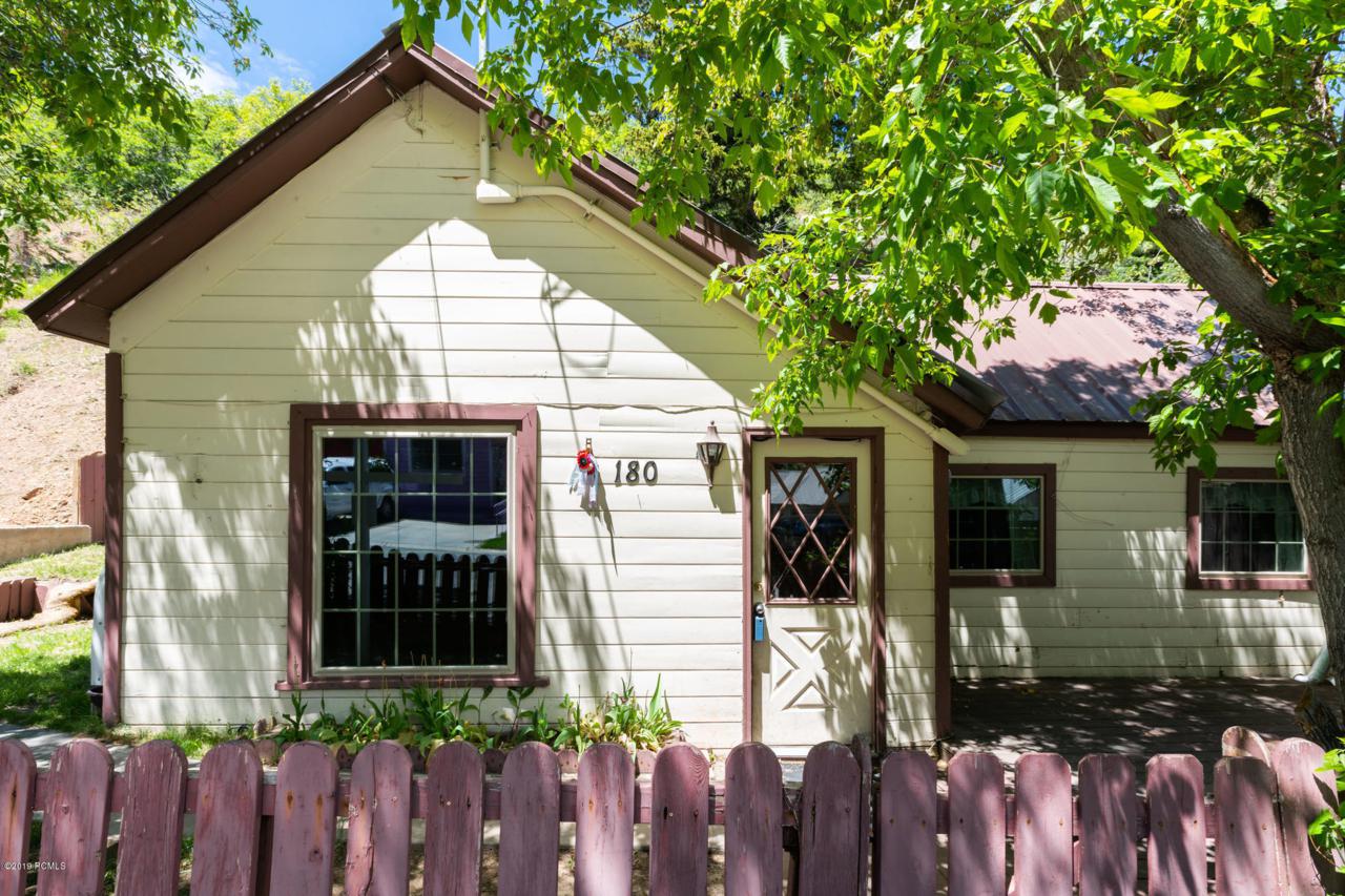 180 Daly Avenue - Photo 1