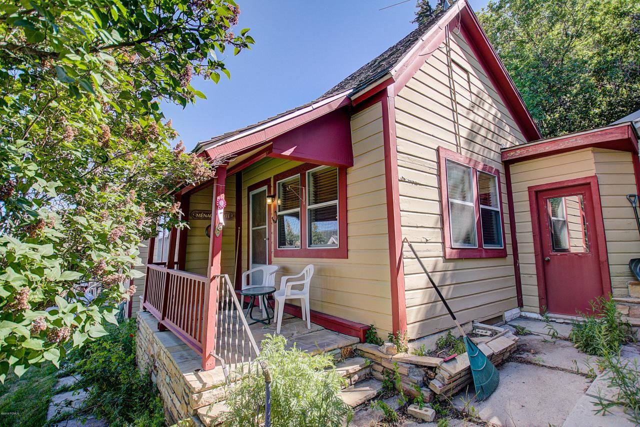 417 Ontario Avenue - Photo 1