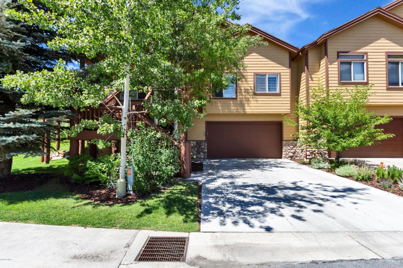 3943 View Pointe Drive - Photo 1