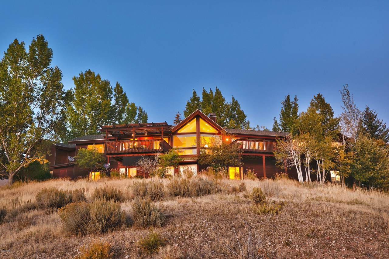 380 Valley Drive - Photo 1