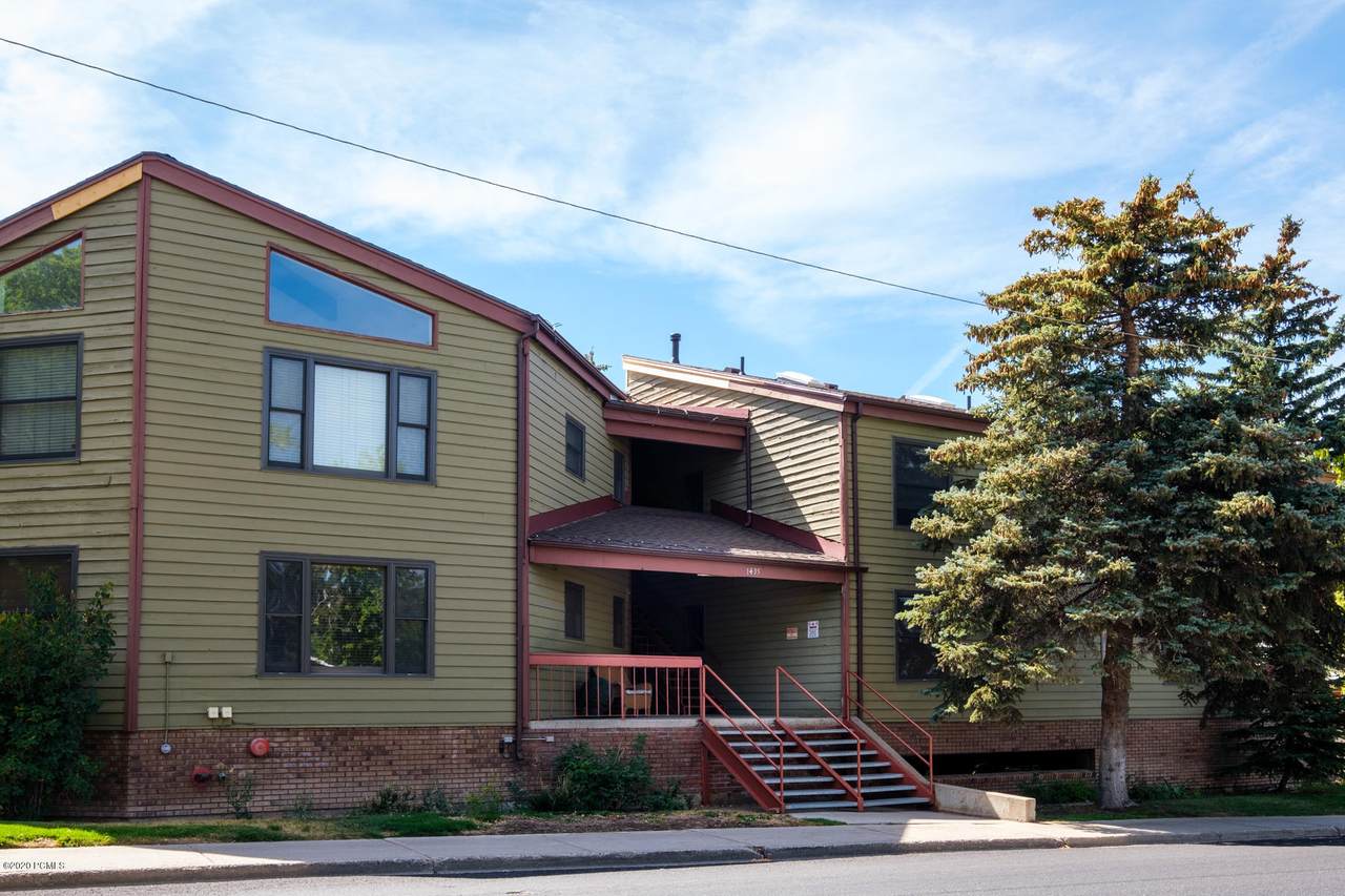 1435 Park Ave - Photo 1