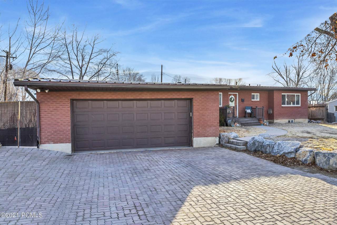 555 300 E Street - Photo 1