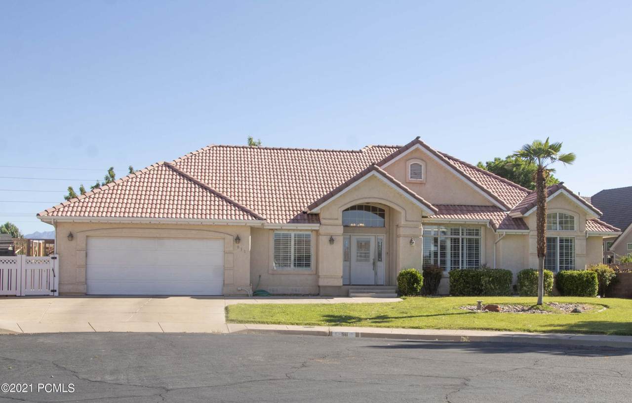911 800 E Circle - Photo 1