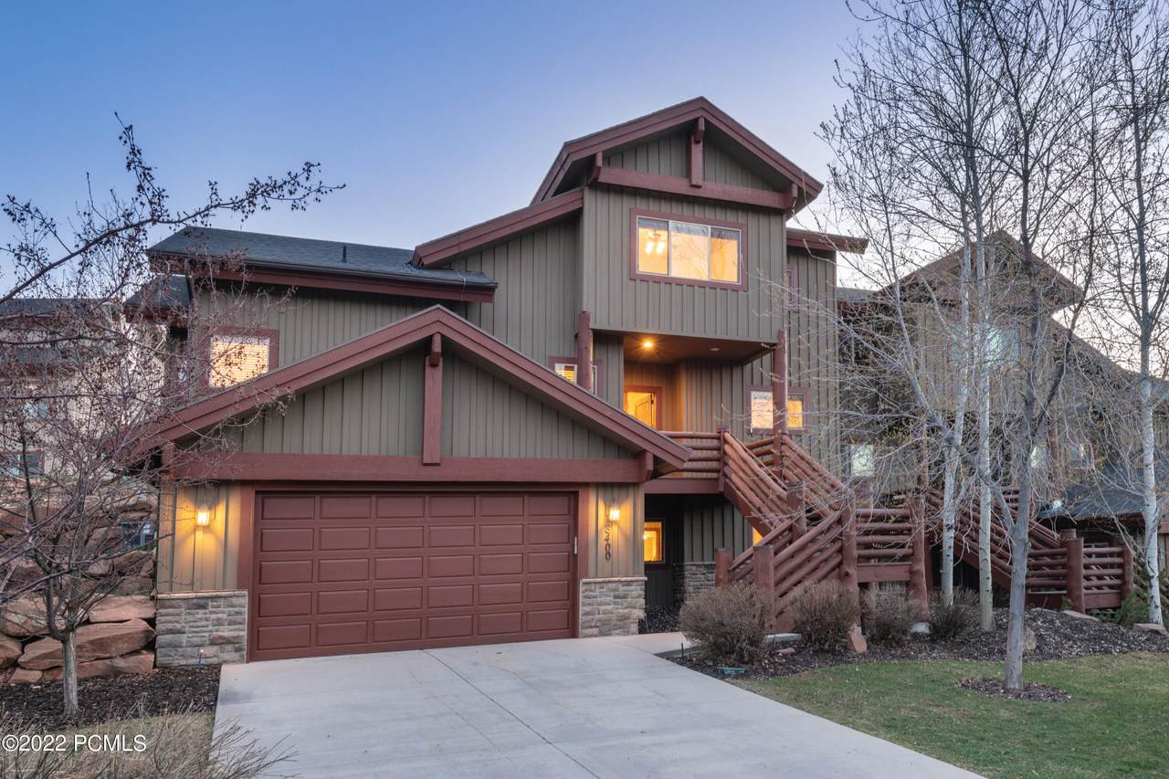 8400 Pointe Drive - Photo 1
