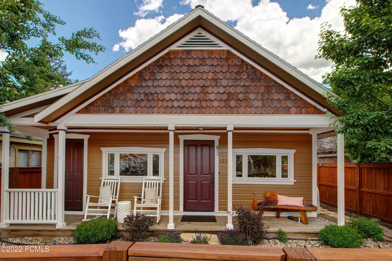 1326 Park Avenue - Photo 1