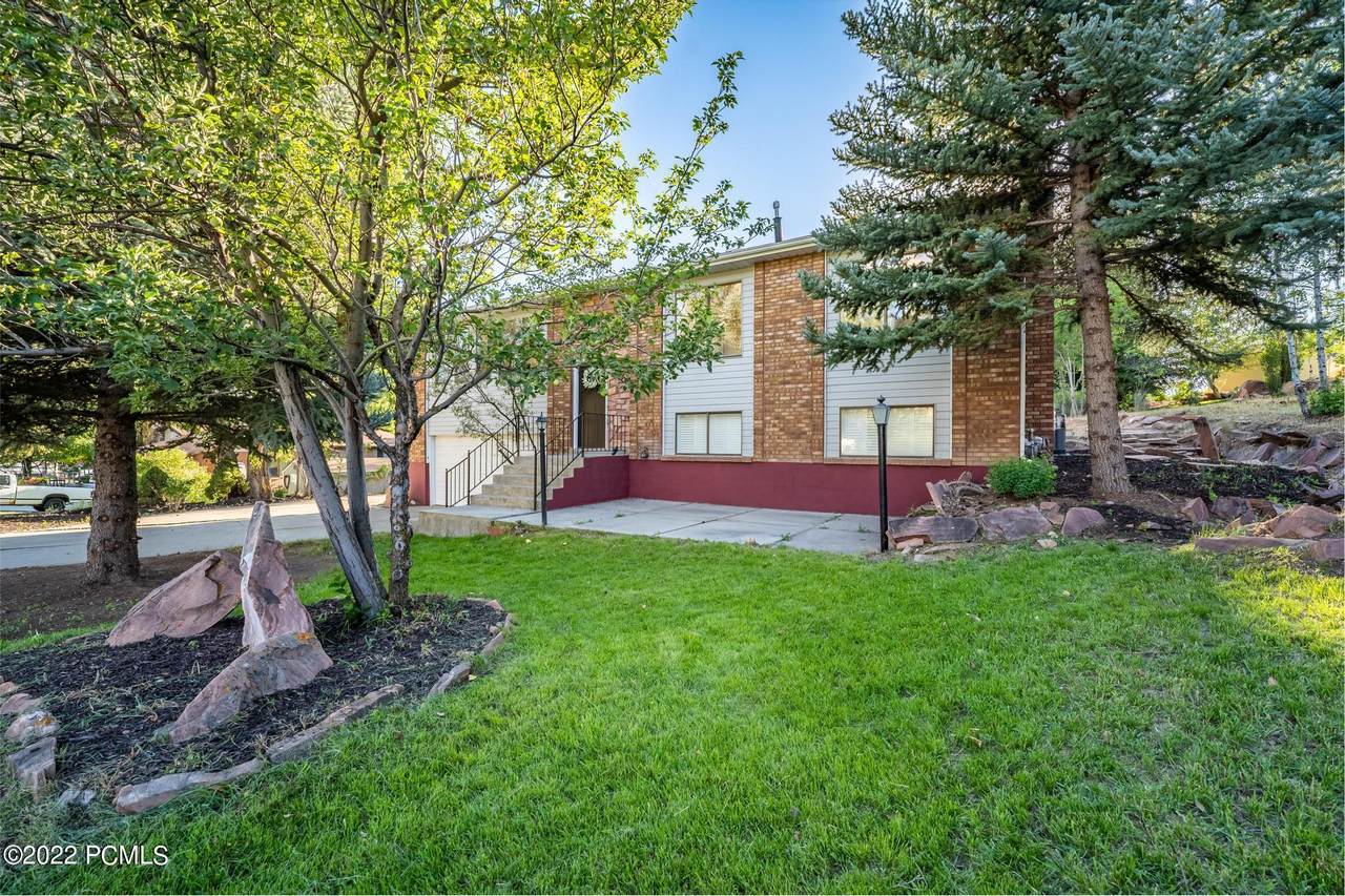 1185 Birch Circle - Photo 1