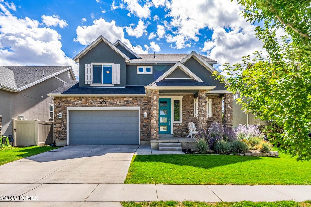 423 Meadow Walk Drive - Photo 1
