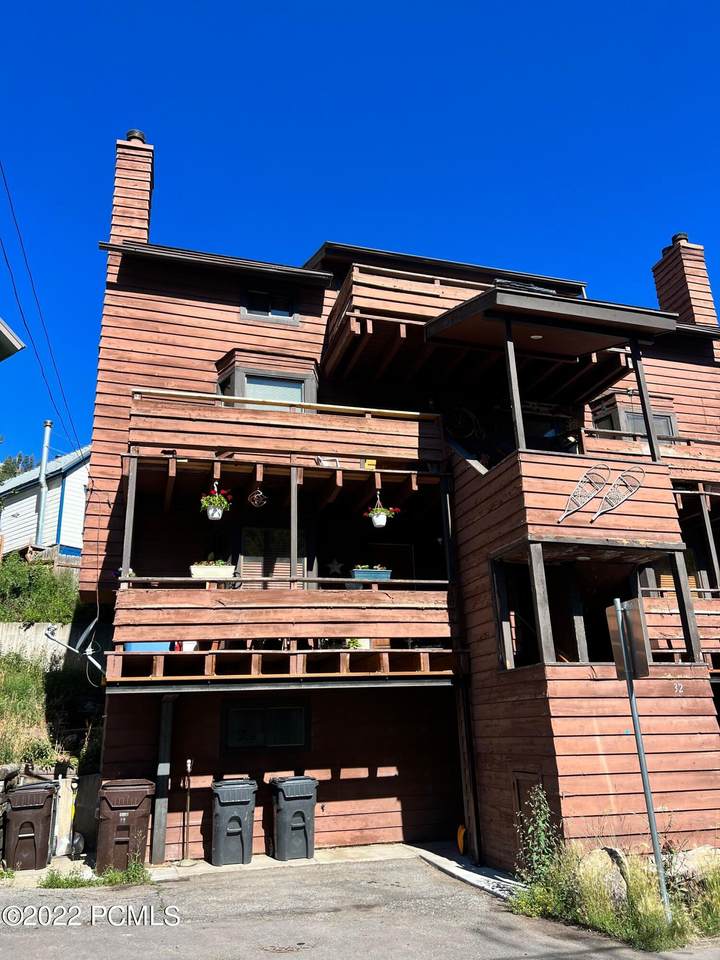 32 Daly Avenue - Photo 1
