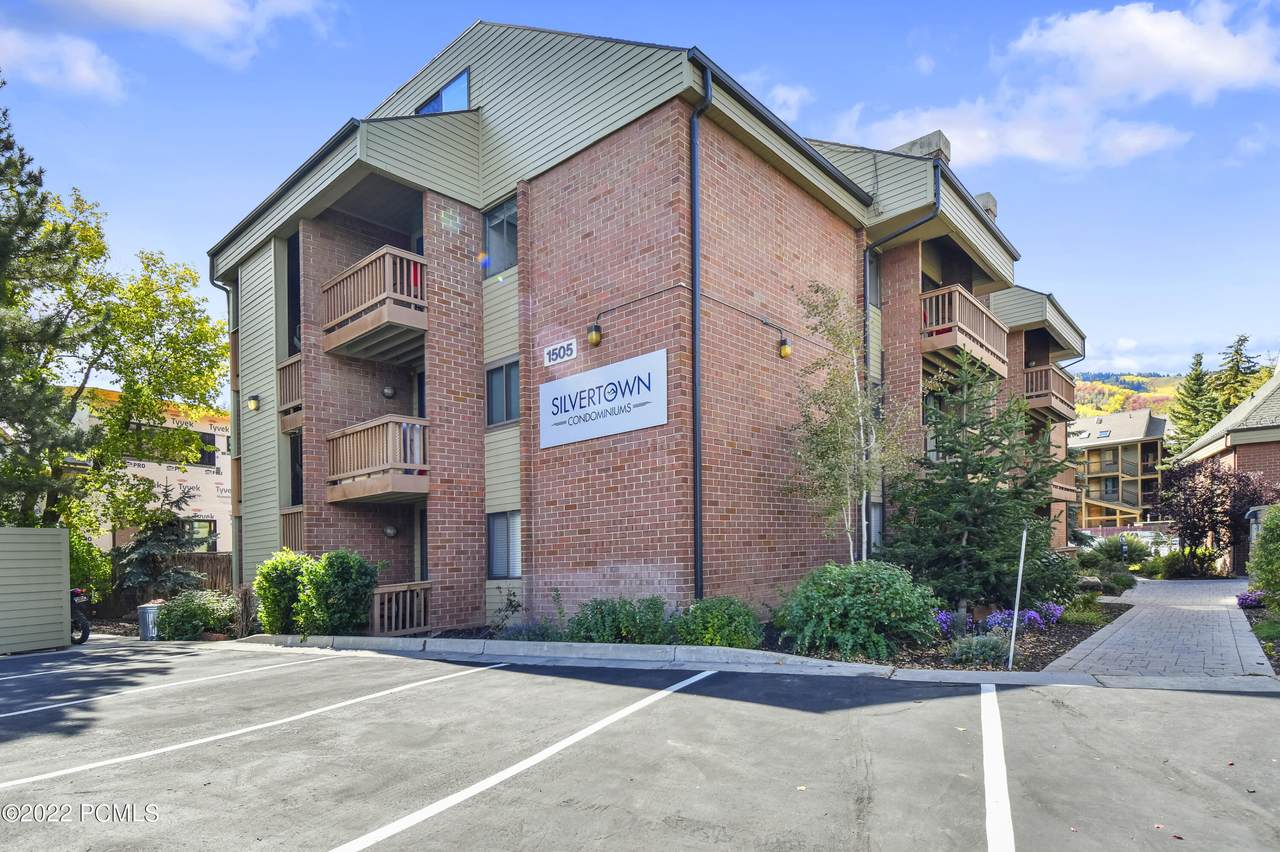 1509 Park Avenue - Photo 1