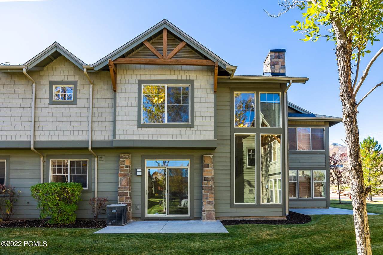6078 Fox Point Circle - Photo 1