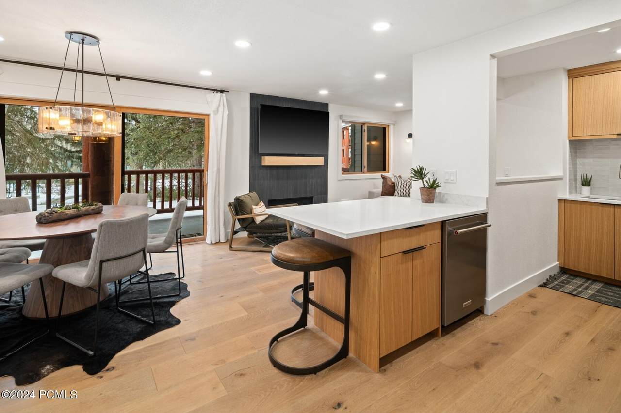 401 Silver King Drive - Photo 1