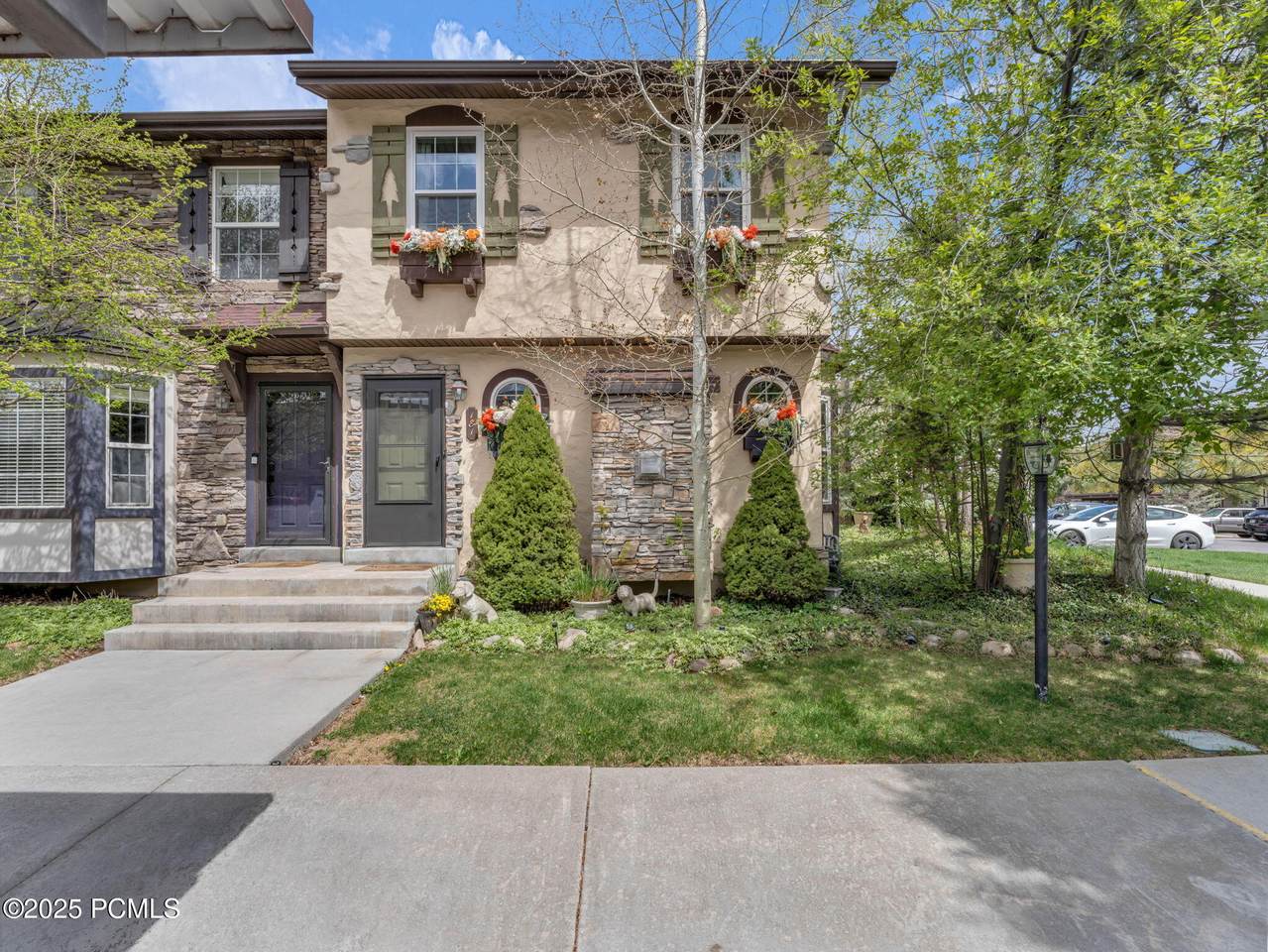 181 Geneva Drive - Photo 1