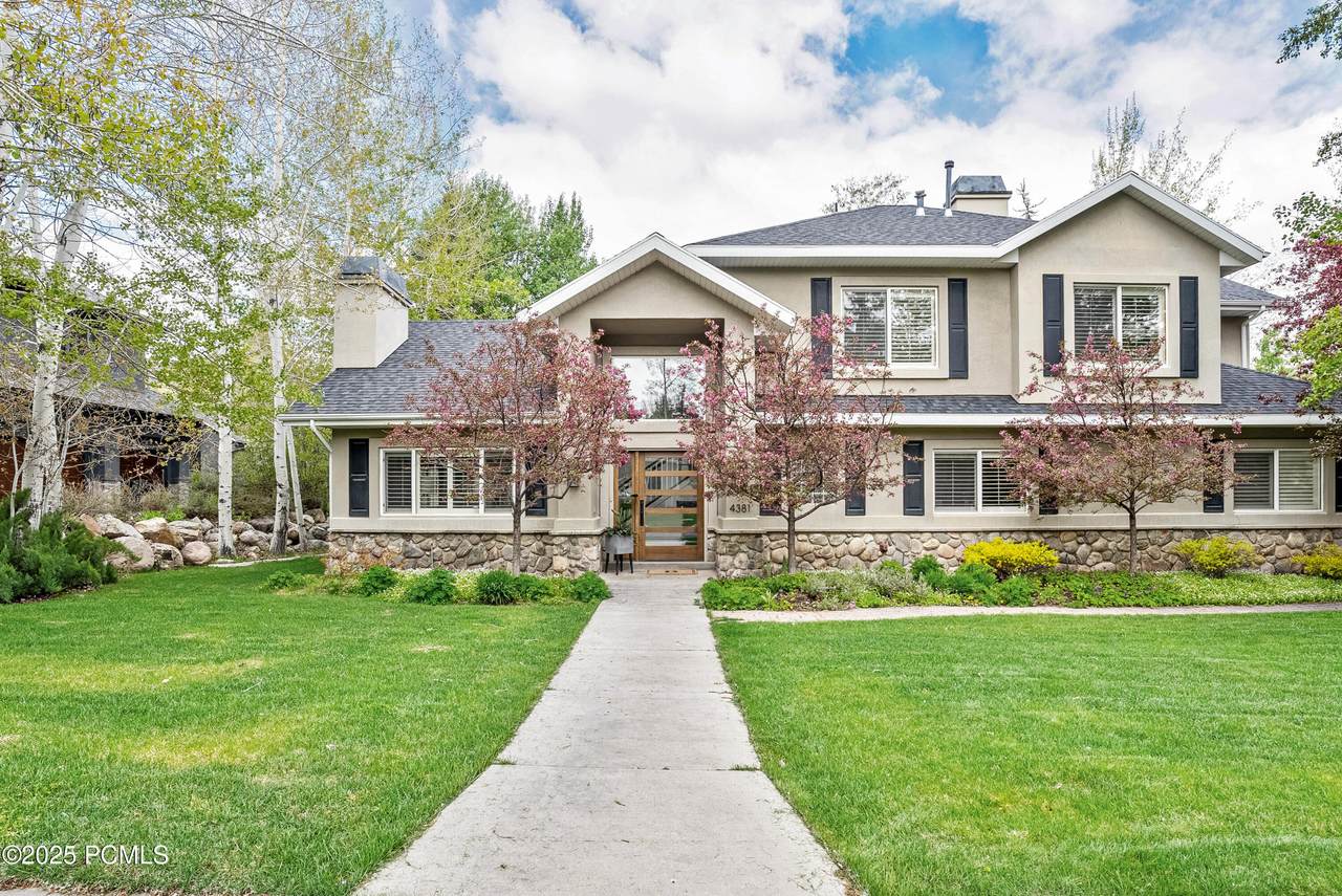4381 Willow Creek Dr - Photo 1