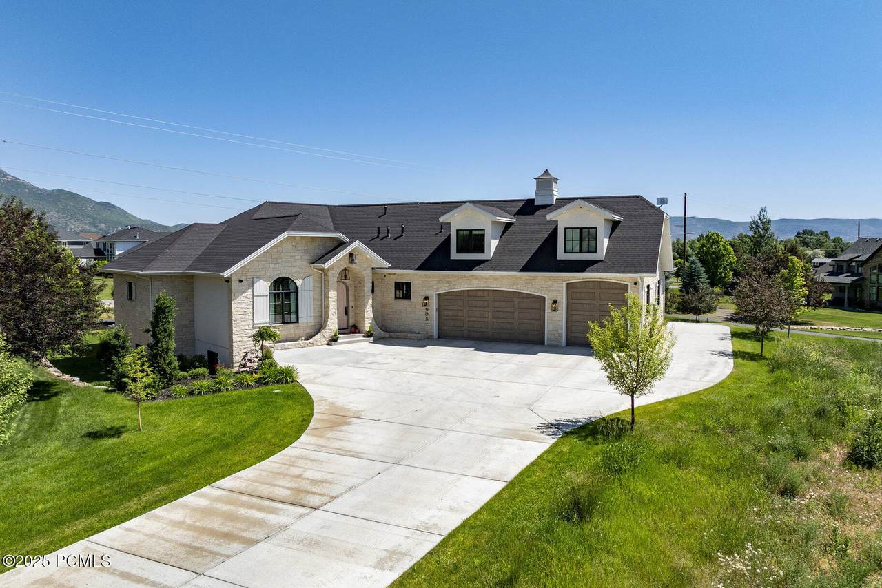 905 Coldwater Way - Photo 1