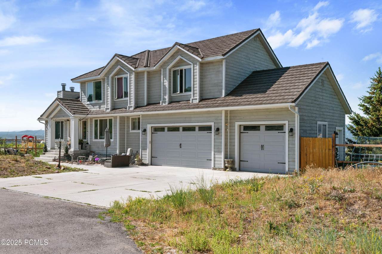 9506 Silver Creek Road - Photo 1