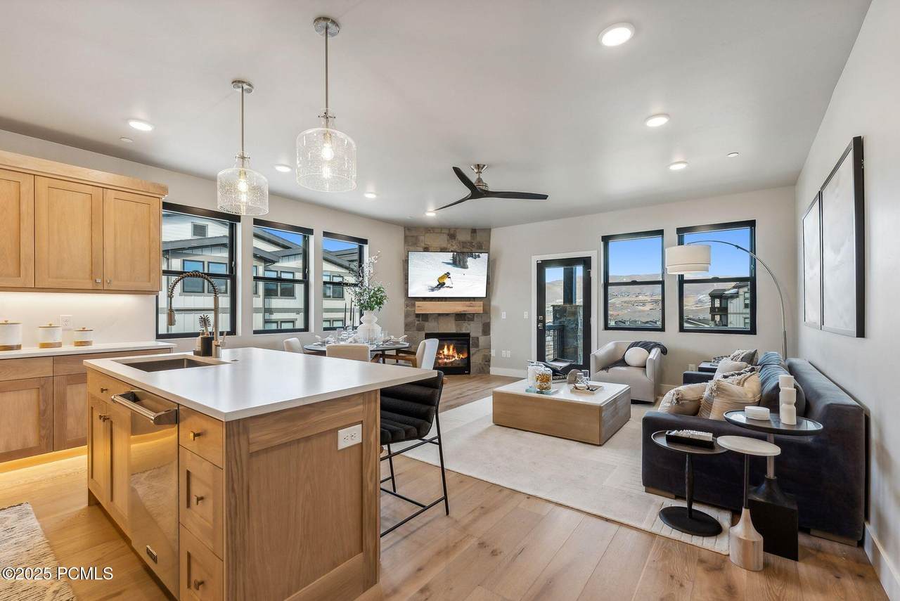1121 Vos Circle - Photo 1