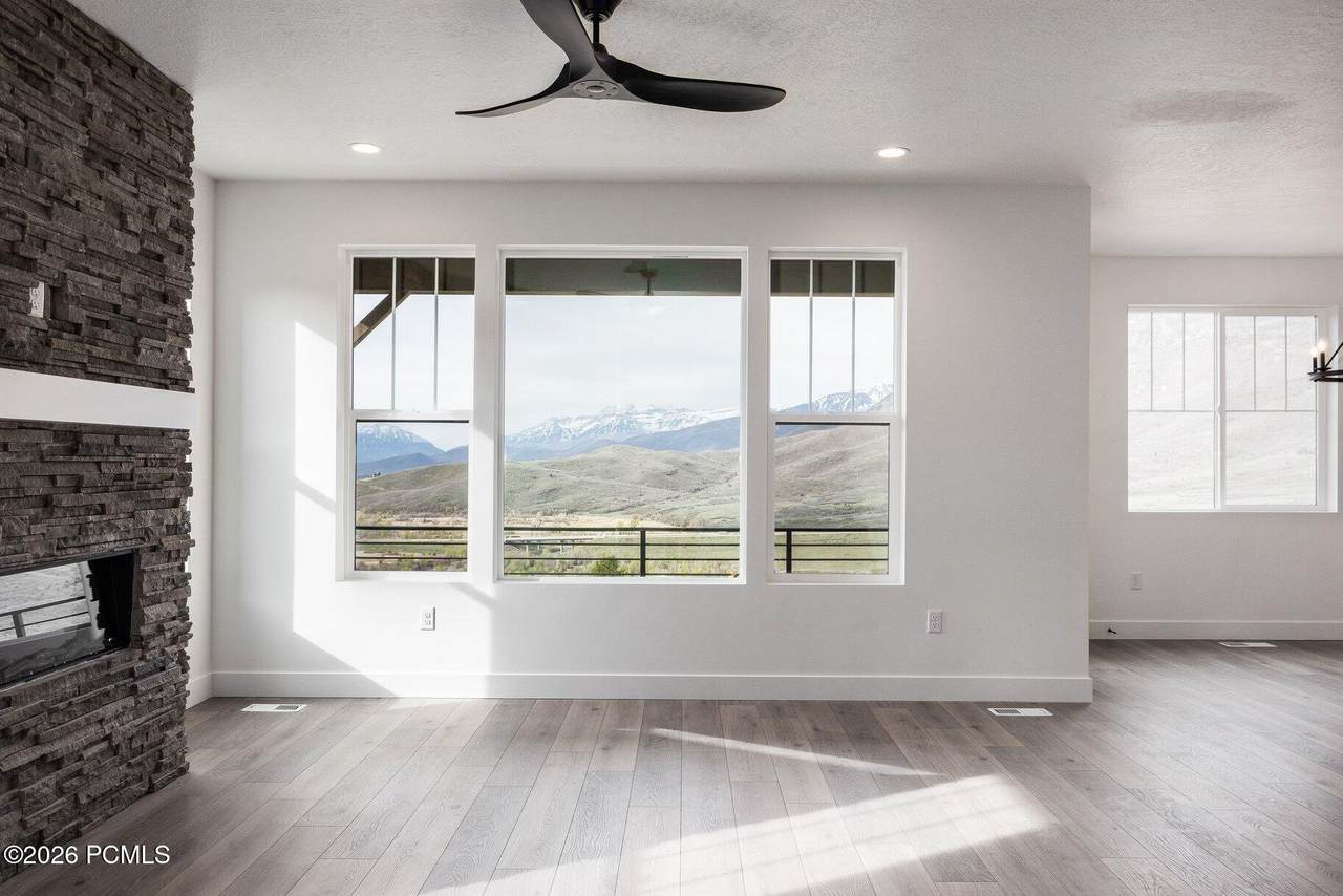 https://bt-photos.global.ssl.fastly.net/parkcity/1280_boomver_1_12503161-2.jpg