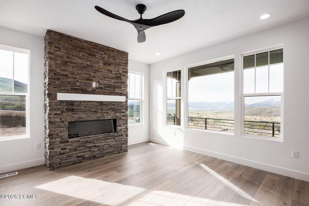 https://bt-photos.global.ssl.fastly.net/parkcity/1280_boomver_1_12503161-2.jpg