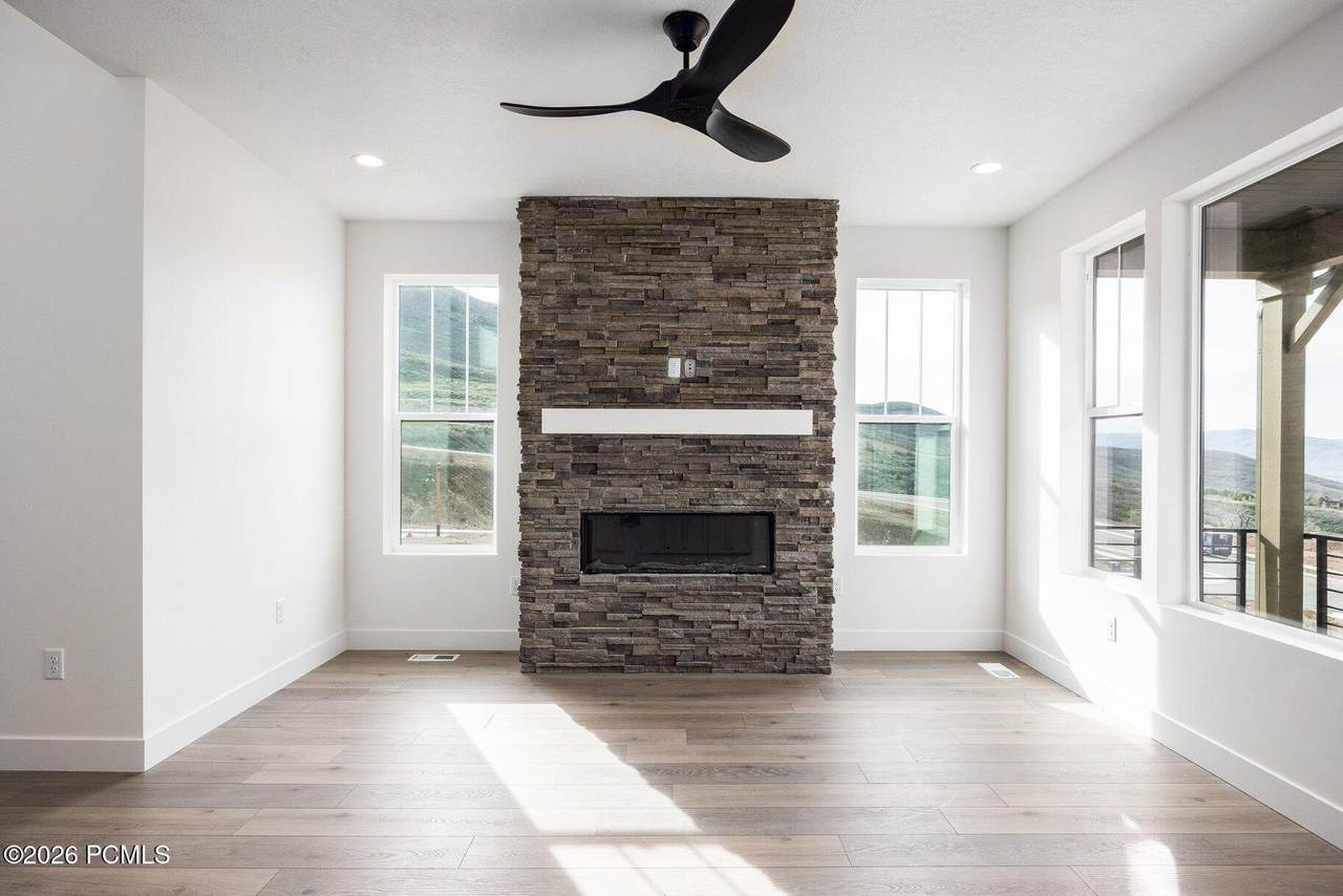 https://bt-photos.global.ssl.fastly.net/parkcity/1280_boomver_1_12503161-2.jpg