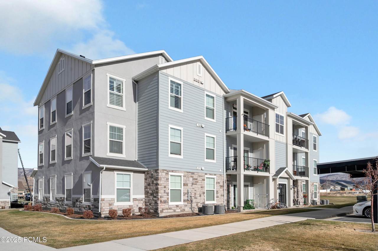 1128 820 East - Photo 1