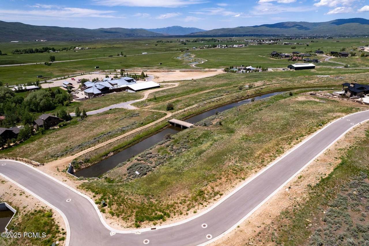https://bt-photos.global.ssl.fastly.net/parkcity/1280_boomver_1_12503217-2.jpg