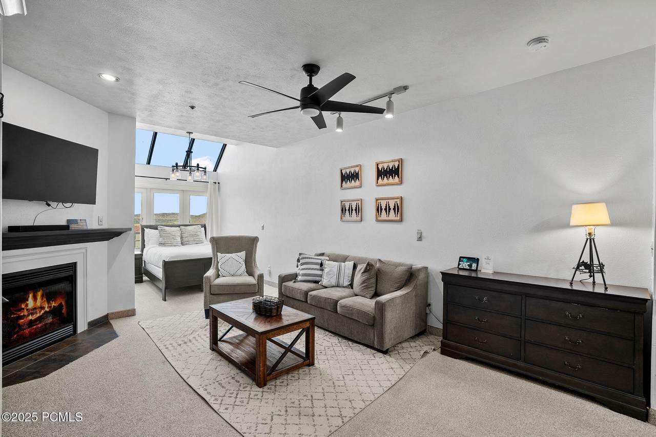 1415 Lowell Avenue - Photo 1