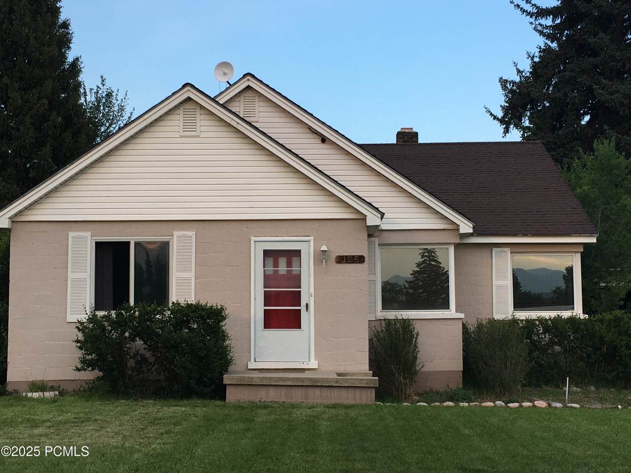 125 100 E Street - Photo 1