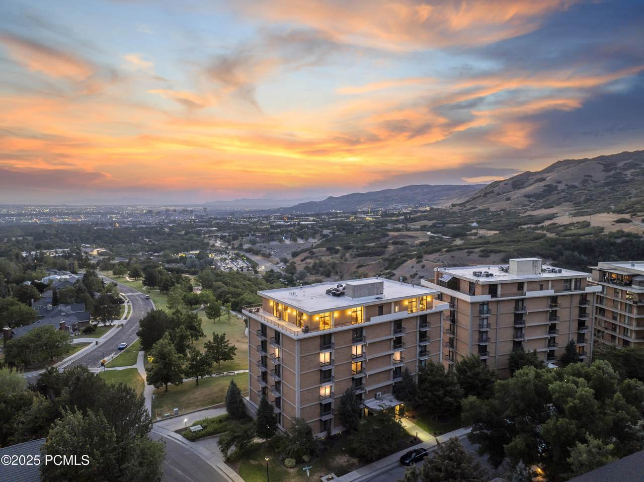 960 Donner Way - Photo 1