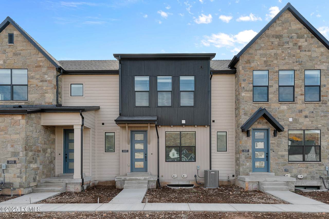 1443 Electric Avenue - Photo 1