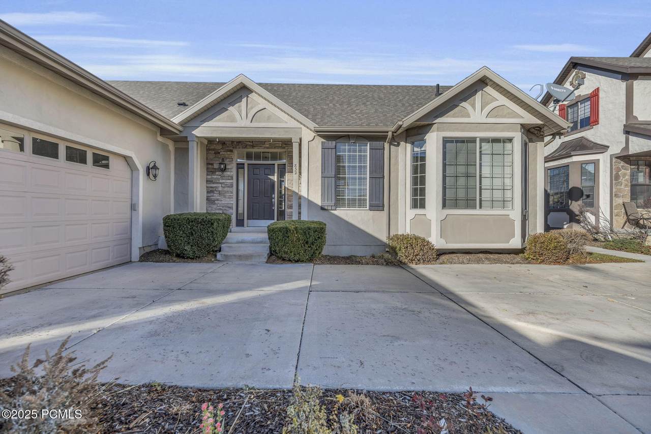 832 Michie Lane - Photo 1