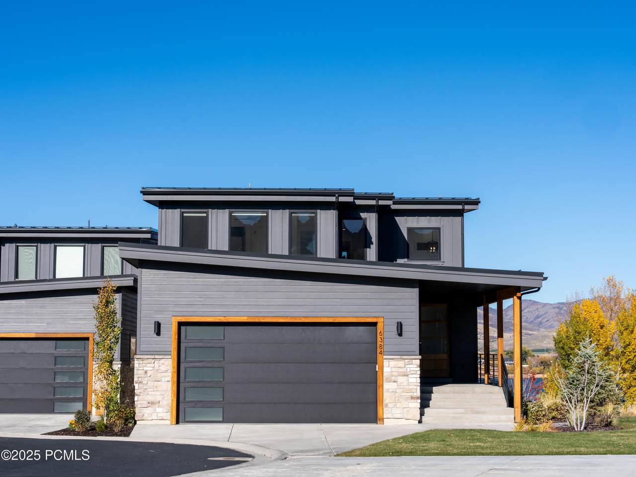 6384 725 S - Photo 1