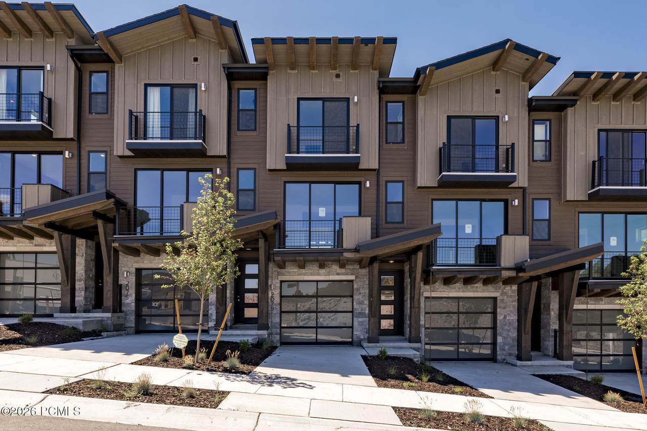2002 Pointe Drive - Photo 1