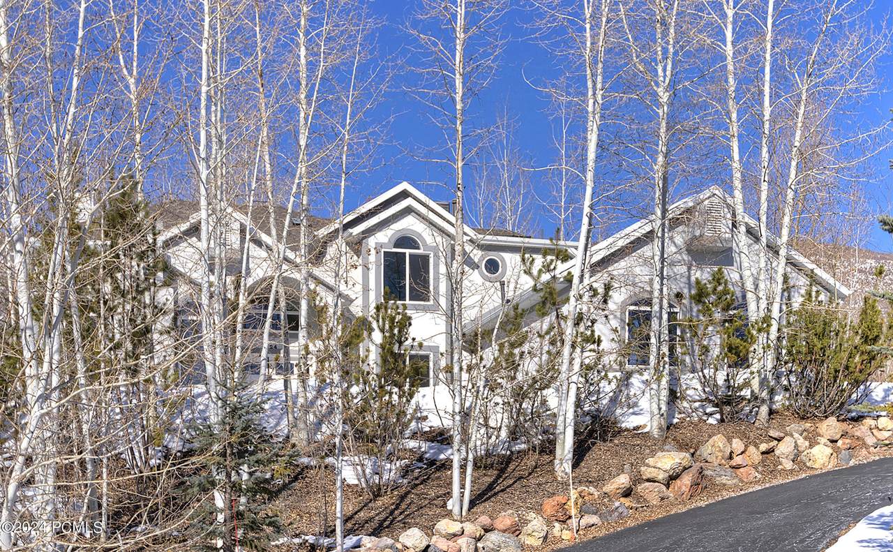 2724 Sackett Drive - Photo 1