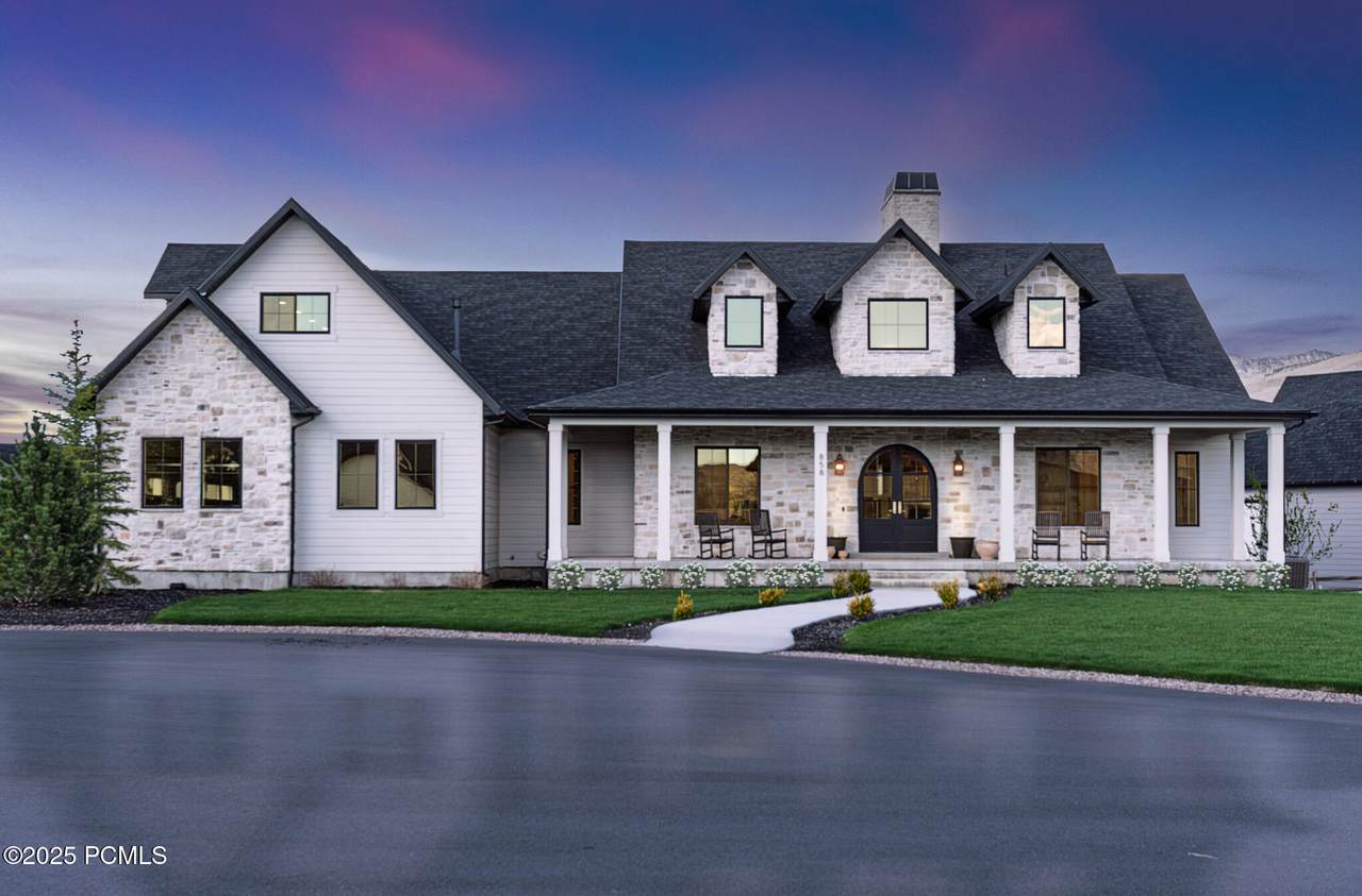 858 Crabapple Court - Photo 1