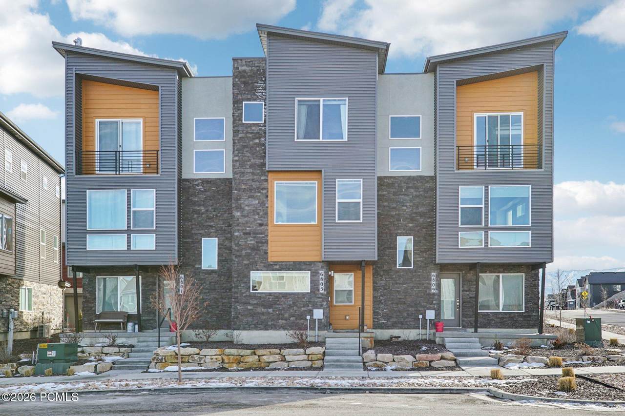 6805 Silver Creek Drive - Photo 1