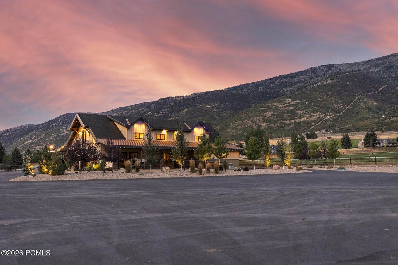 https://bt-photos.global.ssl.fastly.net/parkcity/1280_boomver_1_12600875-2.jpg
