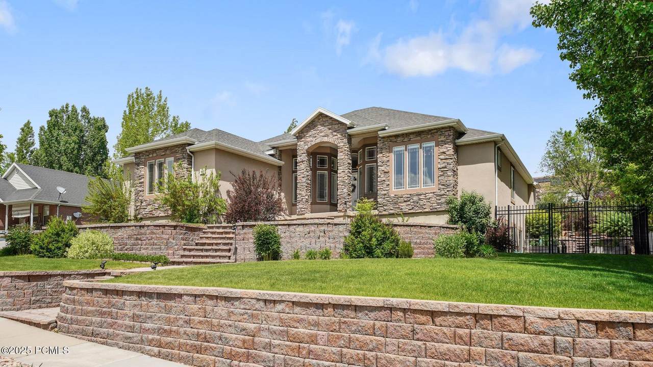 https://bt-photos.global.ssl.fastly.net/parkcity/1280_boomver_1_12600972-2.jpg