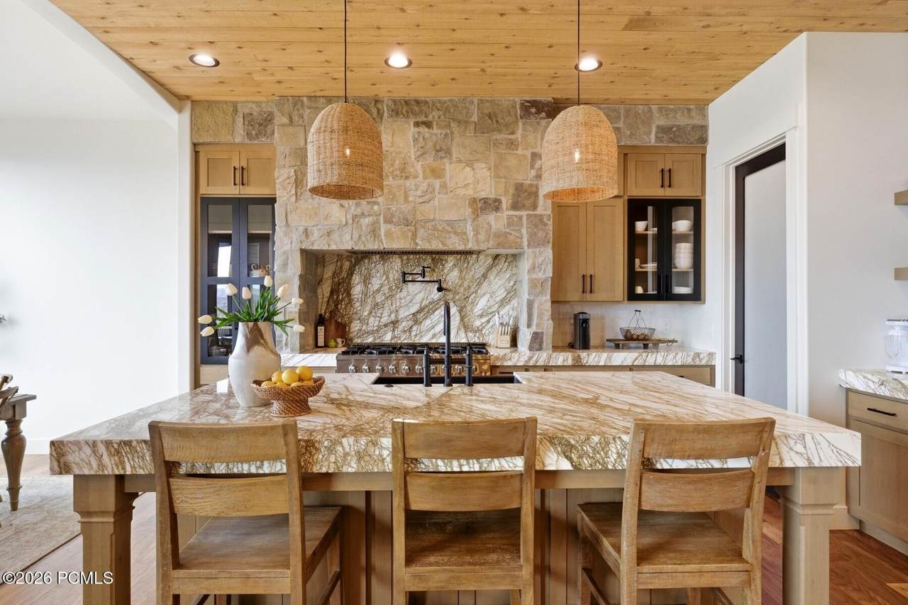 https://bt-photos.global.ssl.fastly.net/parkcity/1280_boomver_1_12600987-2.jpg